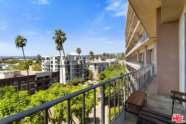 100 S Doheny Drive 601, Los Angeles, CA 90048