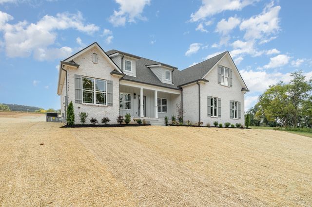 1815 Sulphur College Rd, Hartsville, TN 37074