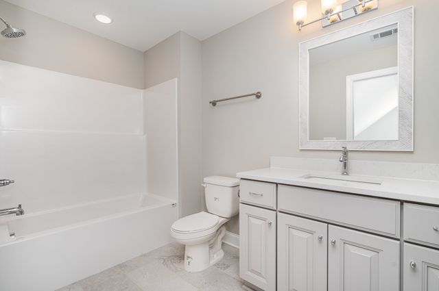 1815 Sulphur College Rd, Hartsville, TN 37074