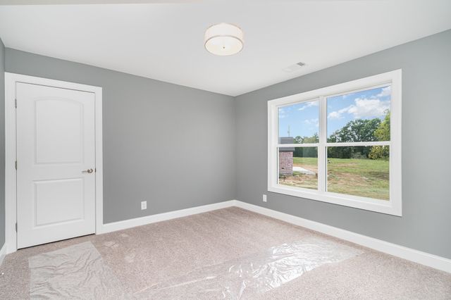 1815 Sulphur College Rd, Hartsville, TN 37074