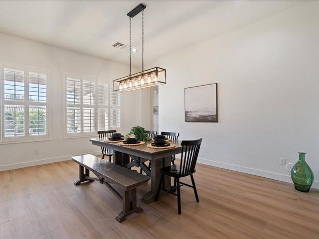 2025 W Calle De Sol, Phoenix, AZ 85085