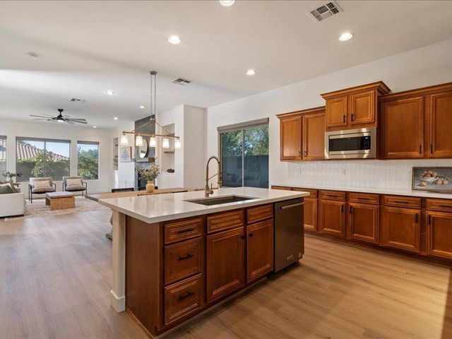 2025 W Calle De Sol, Phoenix, AZ 85085