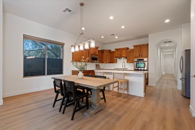 2025 W Calle De Sol, Phoenix, AZ 85085