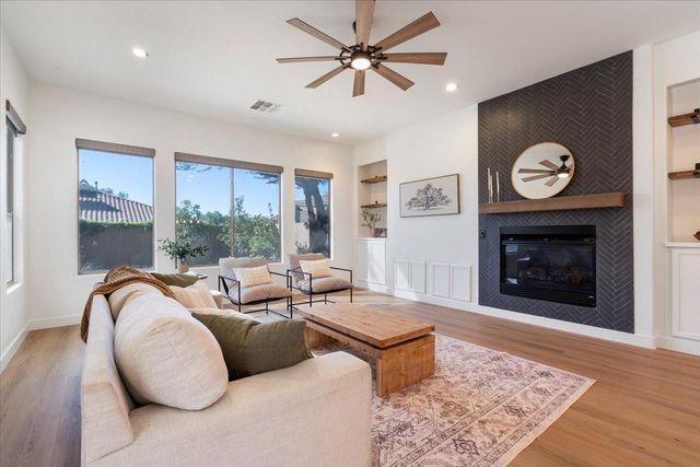 2025 W Calle De Sol, Phoenix, AZ 85085