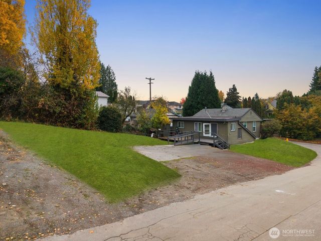 702 S Director Street, Seattle, WA 98108