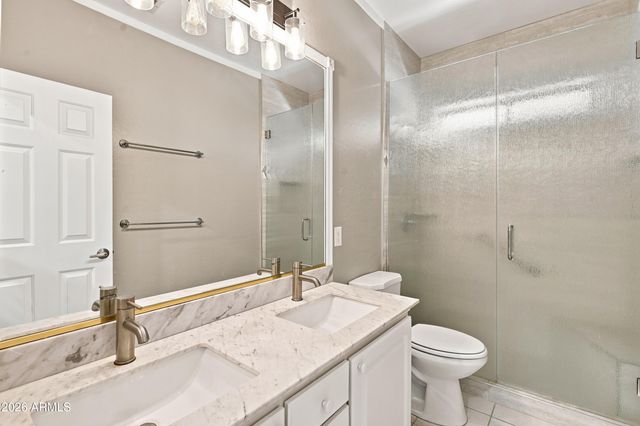 718 E ORANGEWOOD Avenue, Phoenix, AZ 85020
