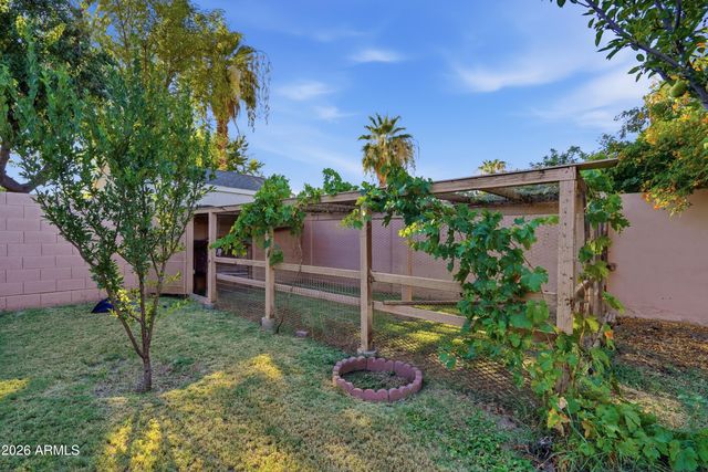 718 E ORANGEWOOD Avenue, Phoenix, AZ 85020