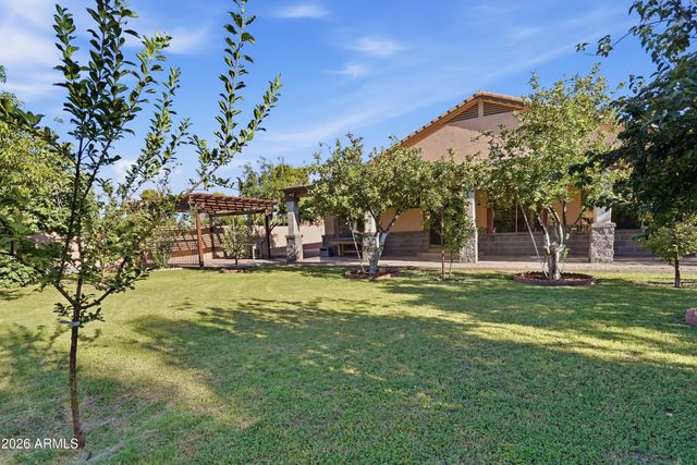 718 E ORANGEWOOD Avenue, Phoenix, AZ 85020