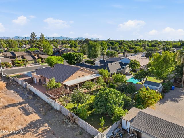 718 E ORANGEWOOD Avenue, Phoenix, AZ 85020