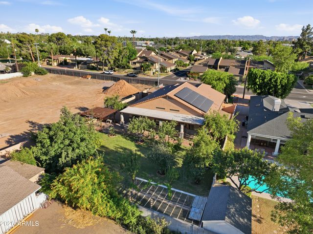 718 E ORANGEWOOD Avenue, Phoenix, AZ 85020