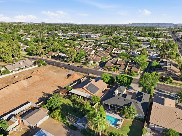 718 E ORANGEWOOD Avenue, Phoenix, AZ 85020