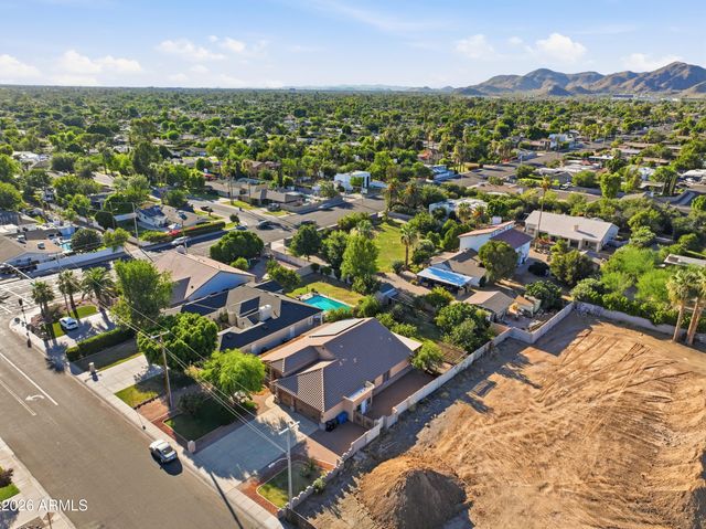 718 E ORANGEWOOD Avenue, Phoenix, AZ 85020