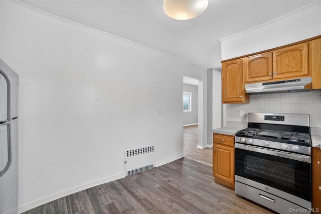 4 Amackassin Terrace Unit 2, Yonkers, NY 10703