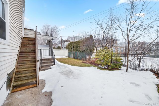 4 Amackassin Terrace Unit 2, Yonkers, NY 10703