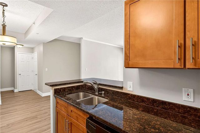 1074 Peachtree NE Walk B212, Atlanta, GA 30309