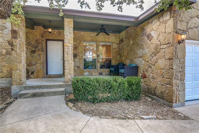 17106 Oak Cliff CIR, Dripping Springs, TX 78620
