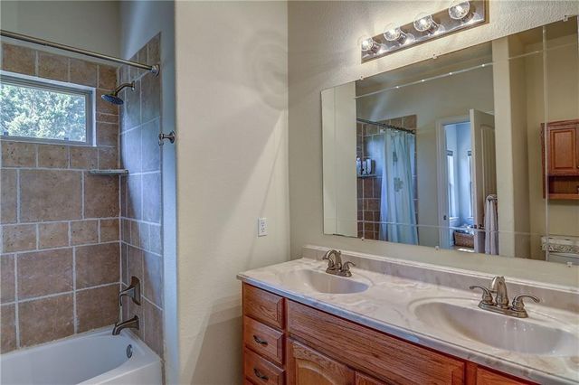 17106 Oak Cliff CIR, Dripping Springs, TX 78620