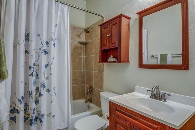 17106 Oak Cliff CIR, Dripping Springs, TX 78620