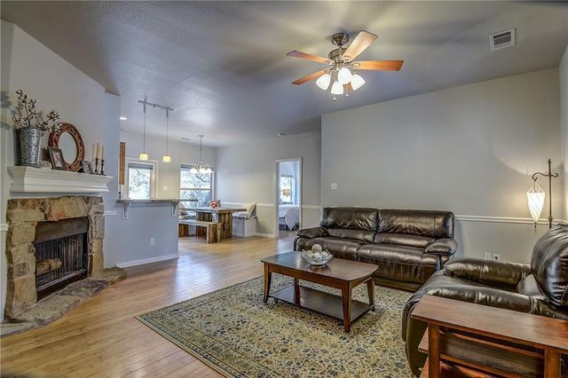 17106 Oak Cliff CIR, Dripping Springs, TX 78620