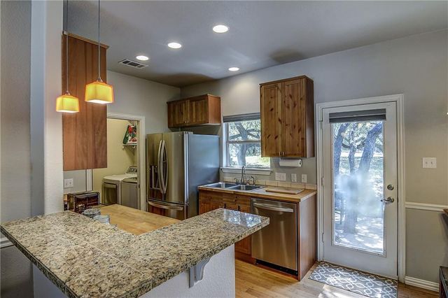 17106 Oak Cliff CIR, Dripping Springs, TX 78620