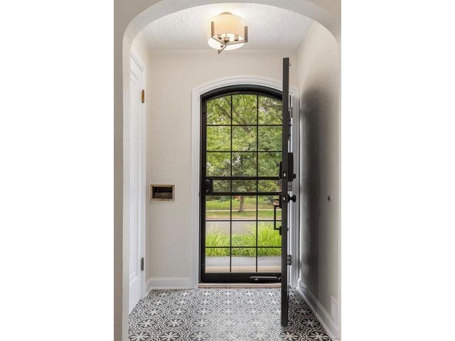 2585 Forest St, Denver, CO 80207
