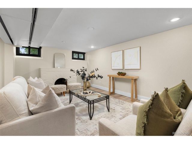 2585 Forest St, Denver, CO 80207