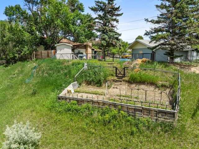 1415 13th AVE NW, Minot, ND 58703
