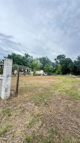 9016 Sherburne Street, Houston, TX 77016