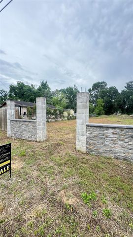 9016 Sherburne Street, Houston, TX 77016
