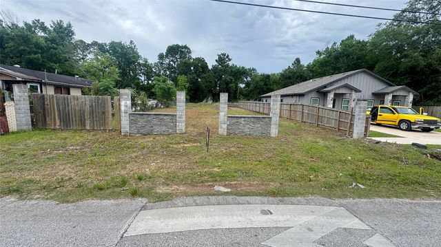 9016 Sherburne Street, Houston, TX 77016