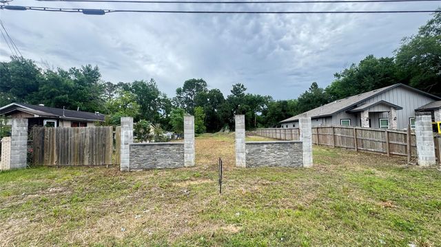 9016 Sherburne Street, Houston, TX 77016