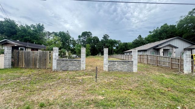 9016 Sherburne Street, Houston, TX 77016