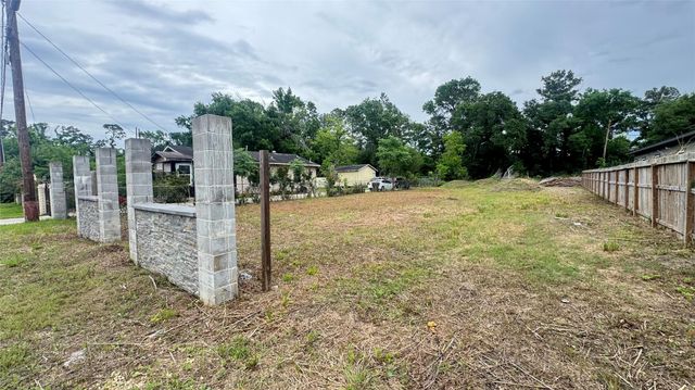 9016 Sherburne Street, Houston, TX 77016
