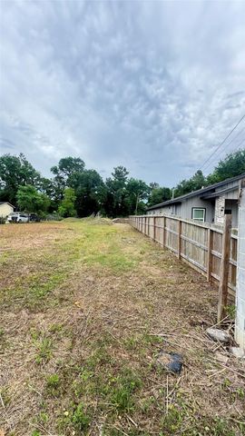 9016 Sherburne Street, Houston, TX 77016