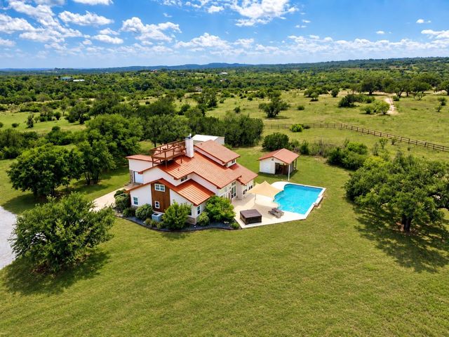 312 Paleface Point Dr, Spicewood, TX 78669