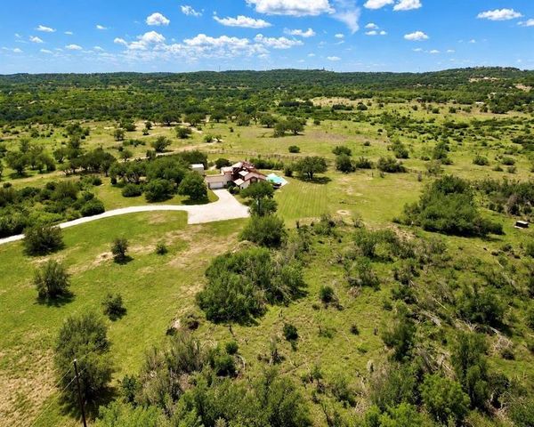 312 Paleface Point Dr, Spicewood, TX 78669