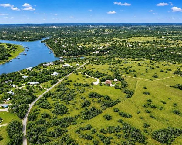 312 Paleface Point Dr, Spicewood, TX 78669