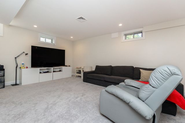 51 Phillips 51, Watertown, MA 02472