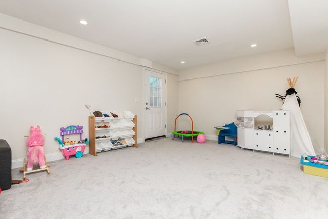 51 Phillips 51, Watertown, MA 02472