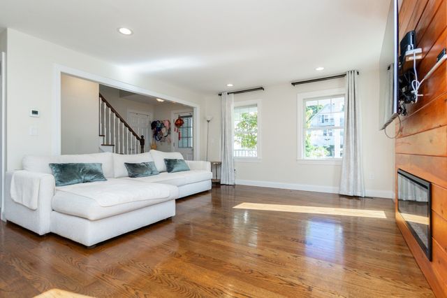 51 Phillips 51, Watertown, MA 02472
