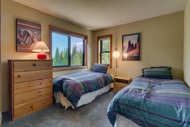 11615 Rhineland Avenue, Truckee, CA 96161