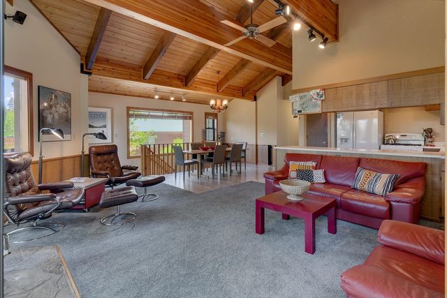 11615 Rhineland Avenue, Truckee, CA 96161