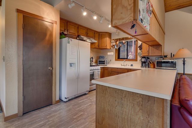 11615 Rhineland Avenue, Truckee, CA 96161