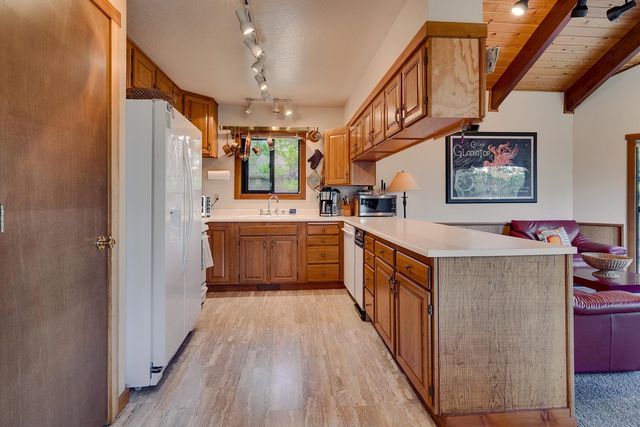 11615 Rhineland Avenue, Truckee, CA 96161