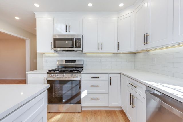 63 Marsh Road, Pelham, NH 03076