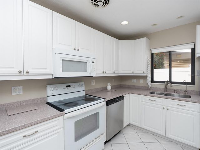 3137 BAY STREET, Sarasota, FL 34237