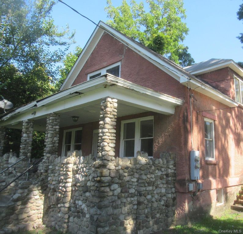 55 Bona Ventura Avenue, Wallkill, NY 12589