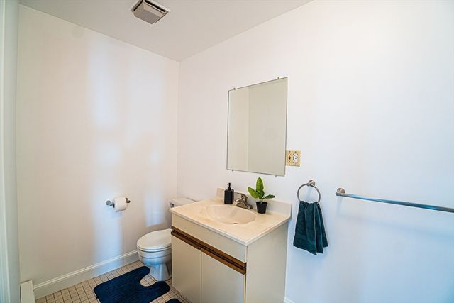 86 Walnut St 3, Boston, MA 02122