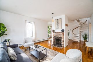 86 Walnut St 3, Boston, MA 02122