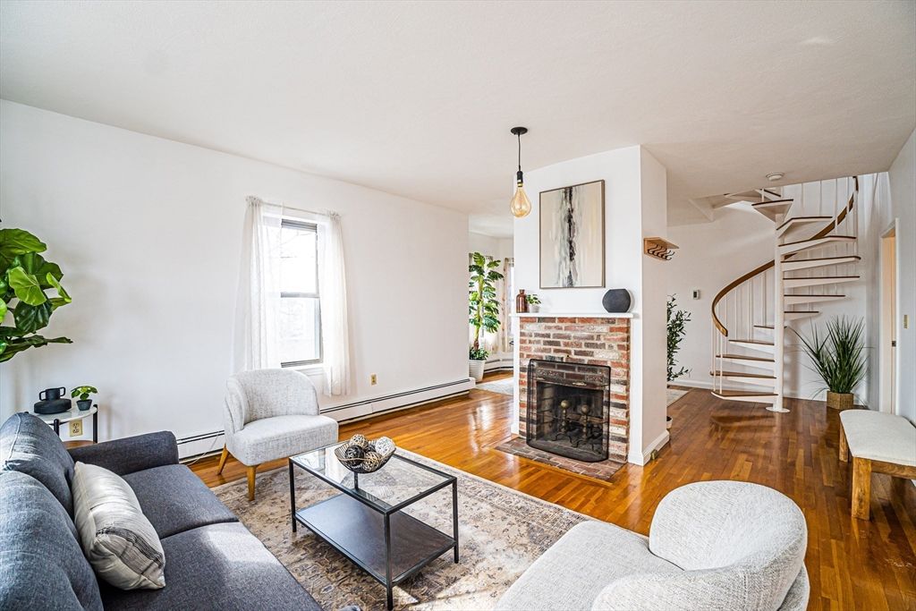 86 Walnut St 3, Boston, MA 02122